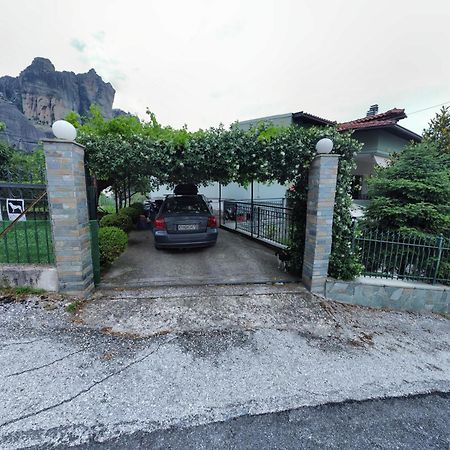 Postmans Apartment Under Meteora Каламбака Екстер'єр фото