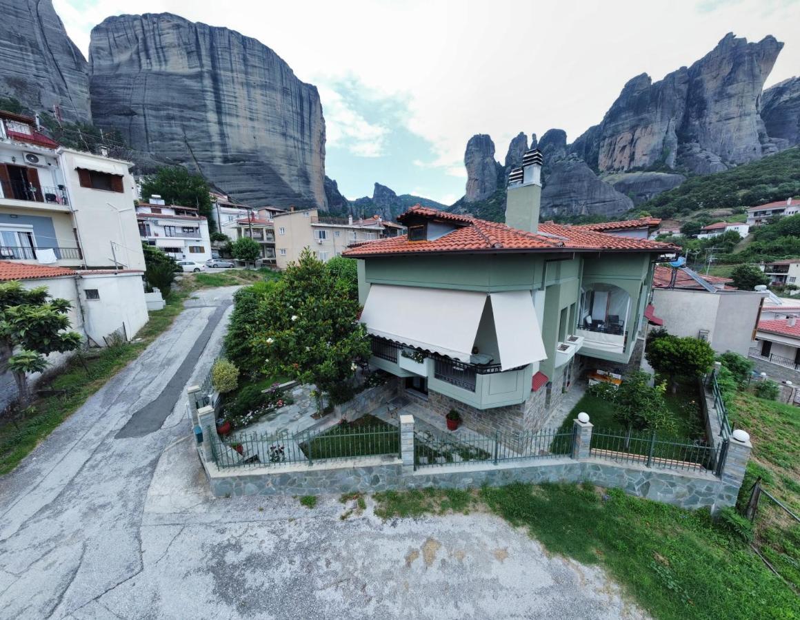 Postmans Apartment Under Meteora Каламбака Екстер'єр фото
