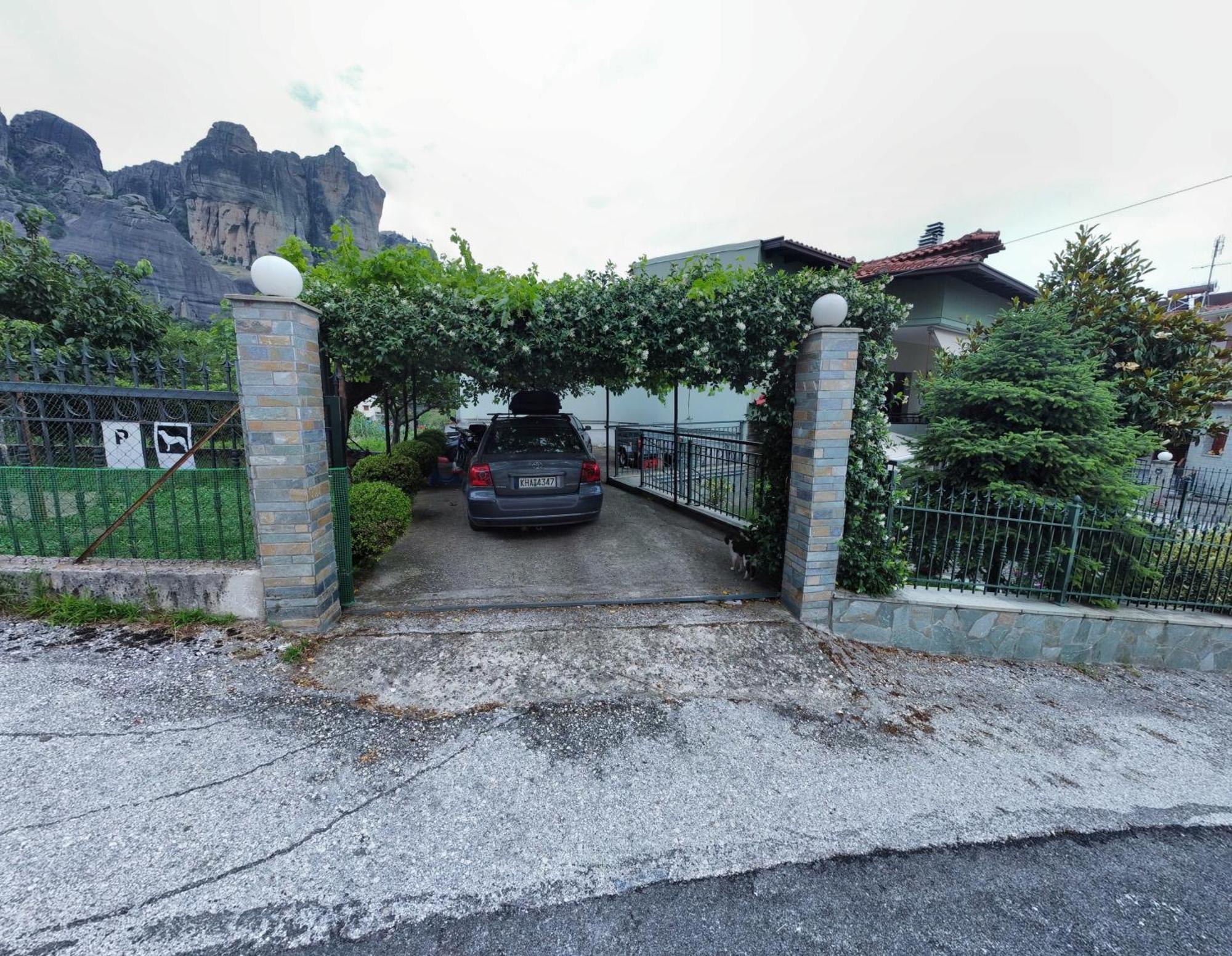 Postmans Apartment Under Meteora Каламбака Екстер'єр фото